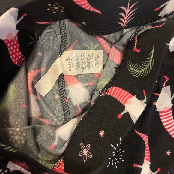 Two pack of leggings - Black and Christmas - Picture 2 of 5